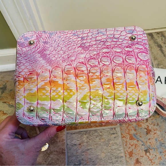 💘NWOT! RARE COLOR!! Brahmin Leather Croc Shira in Optimism! - Picture 7 of 16